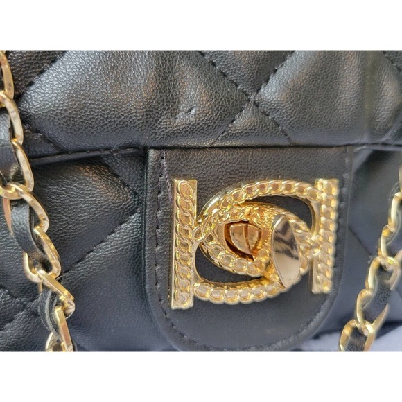 NWT bebe WYATT V-FLAP SHOULDER BAG. Mini. Black With Gold Hardware - Picture 4 of 12